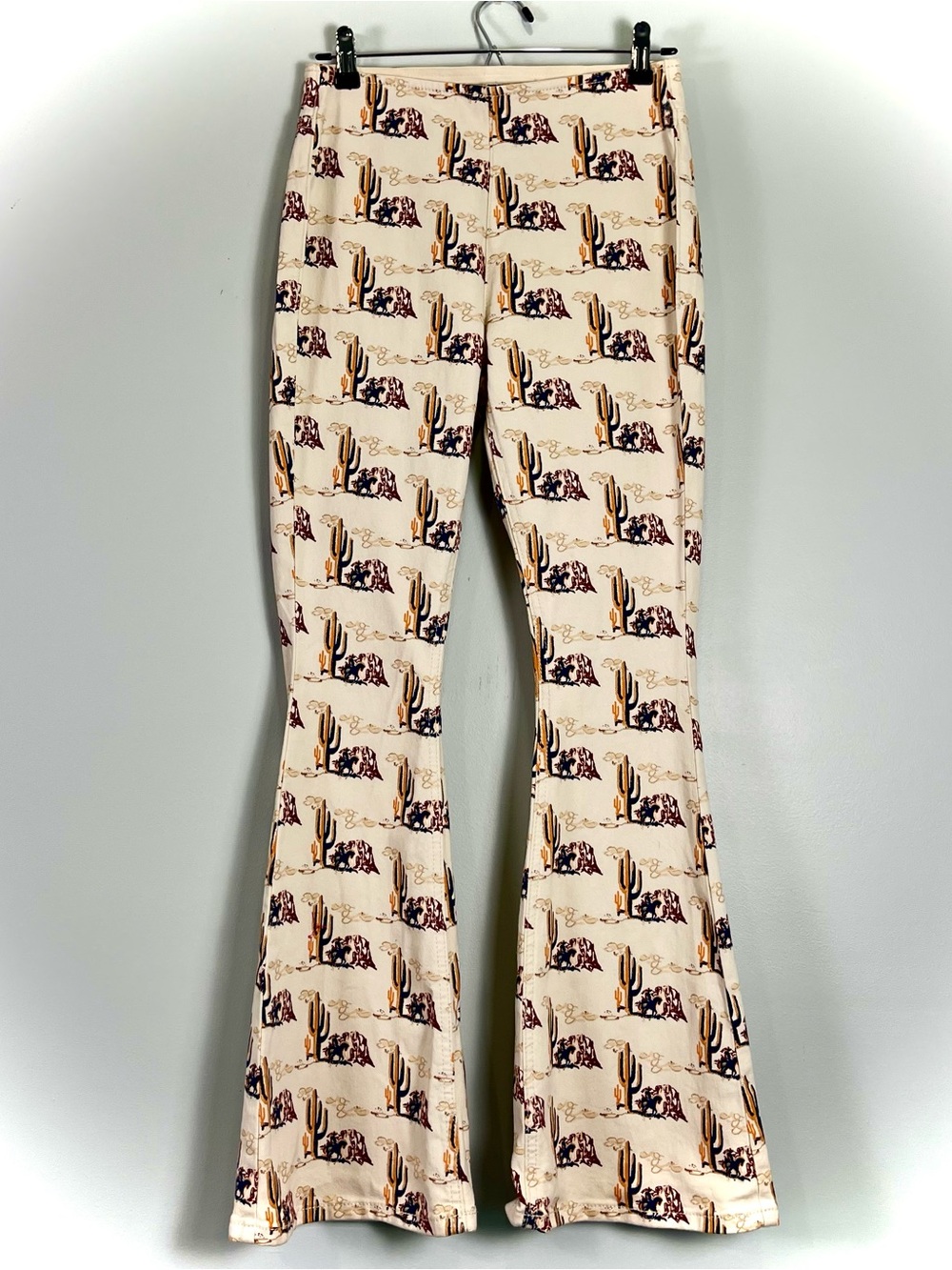 ROCK & ROLL DENIM Bargain Bell Cowboy Western Print Flared Jeans Size 27 x 32